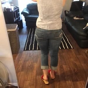 Size 8 American Eagle Capri jeans.